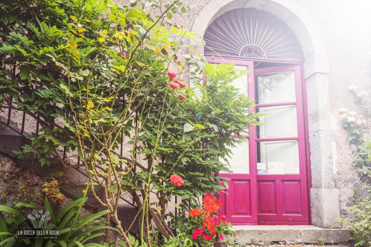 Villa La Rocca Della Rosa Zafferana Etnea Exterior foto